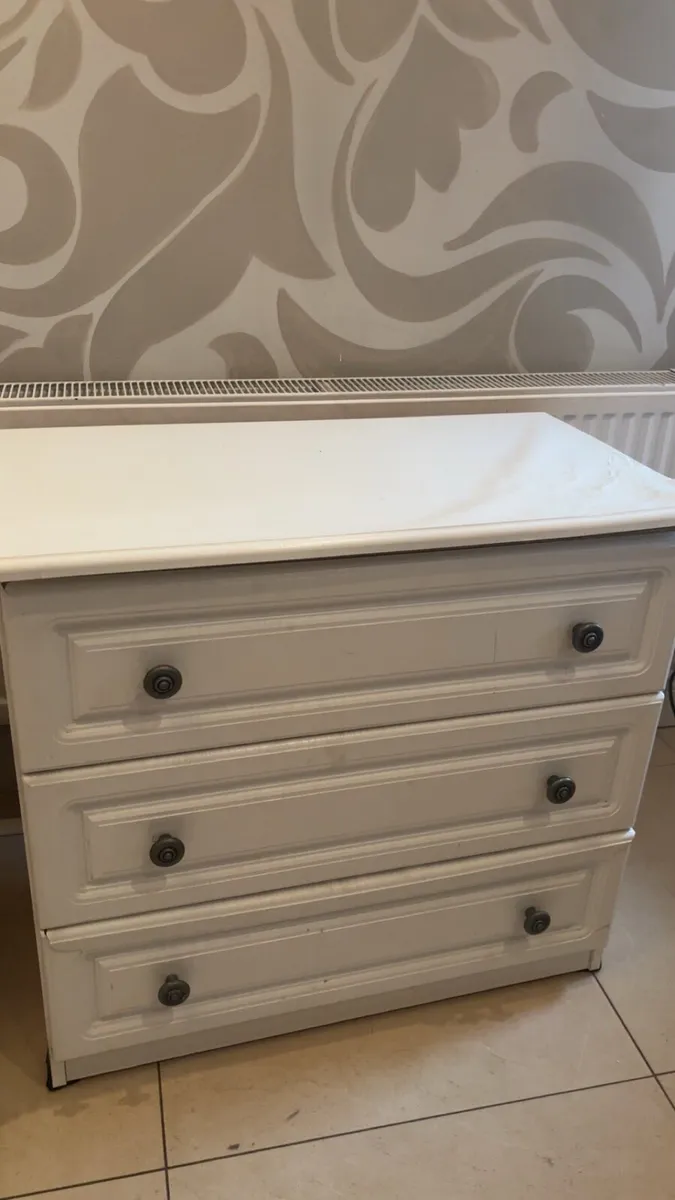 * Free * chest of drawers - Image 1