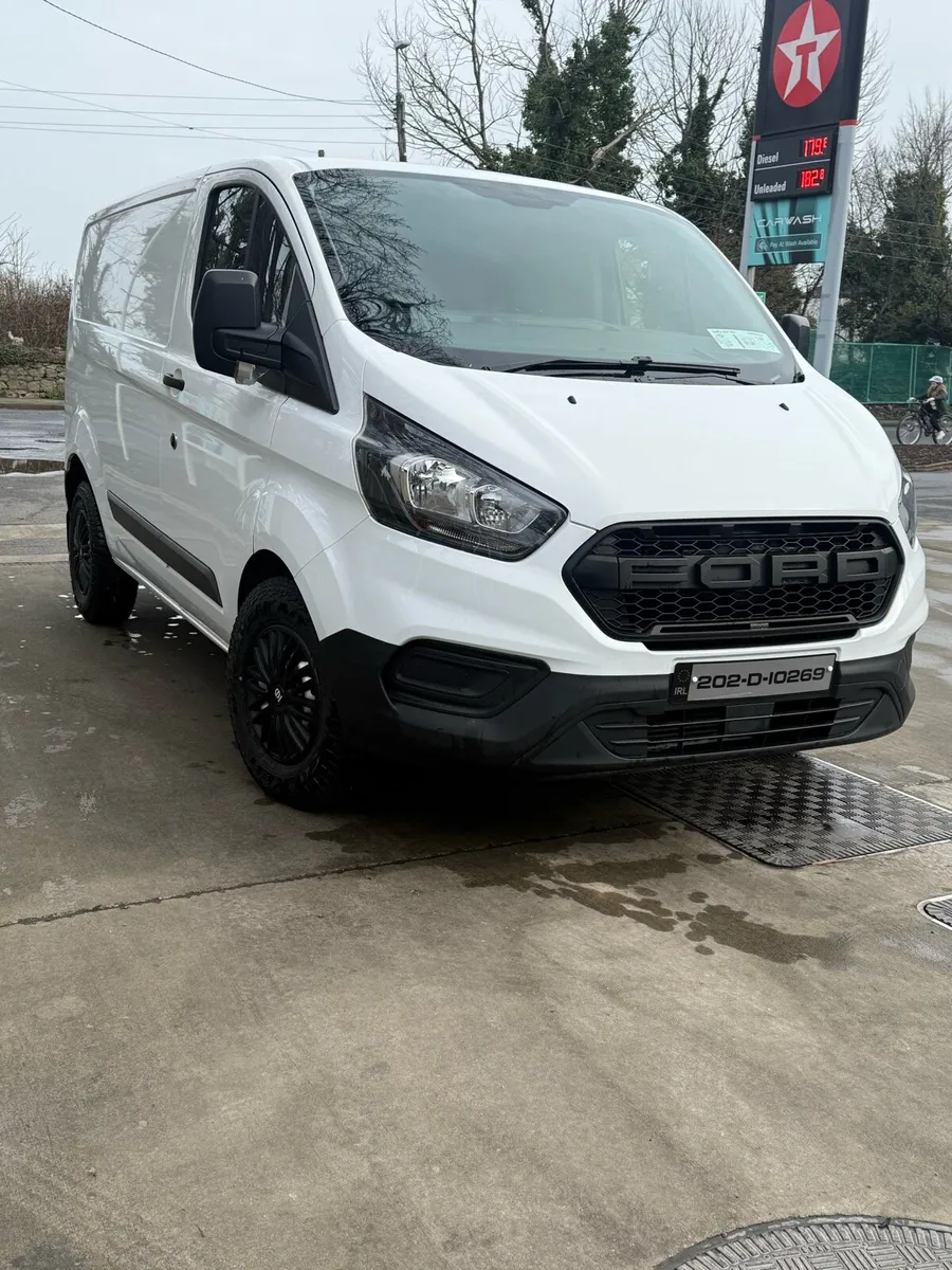 Ford Transit Custom - Image 1