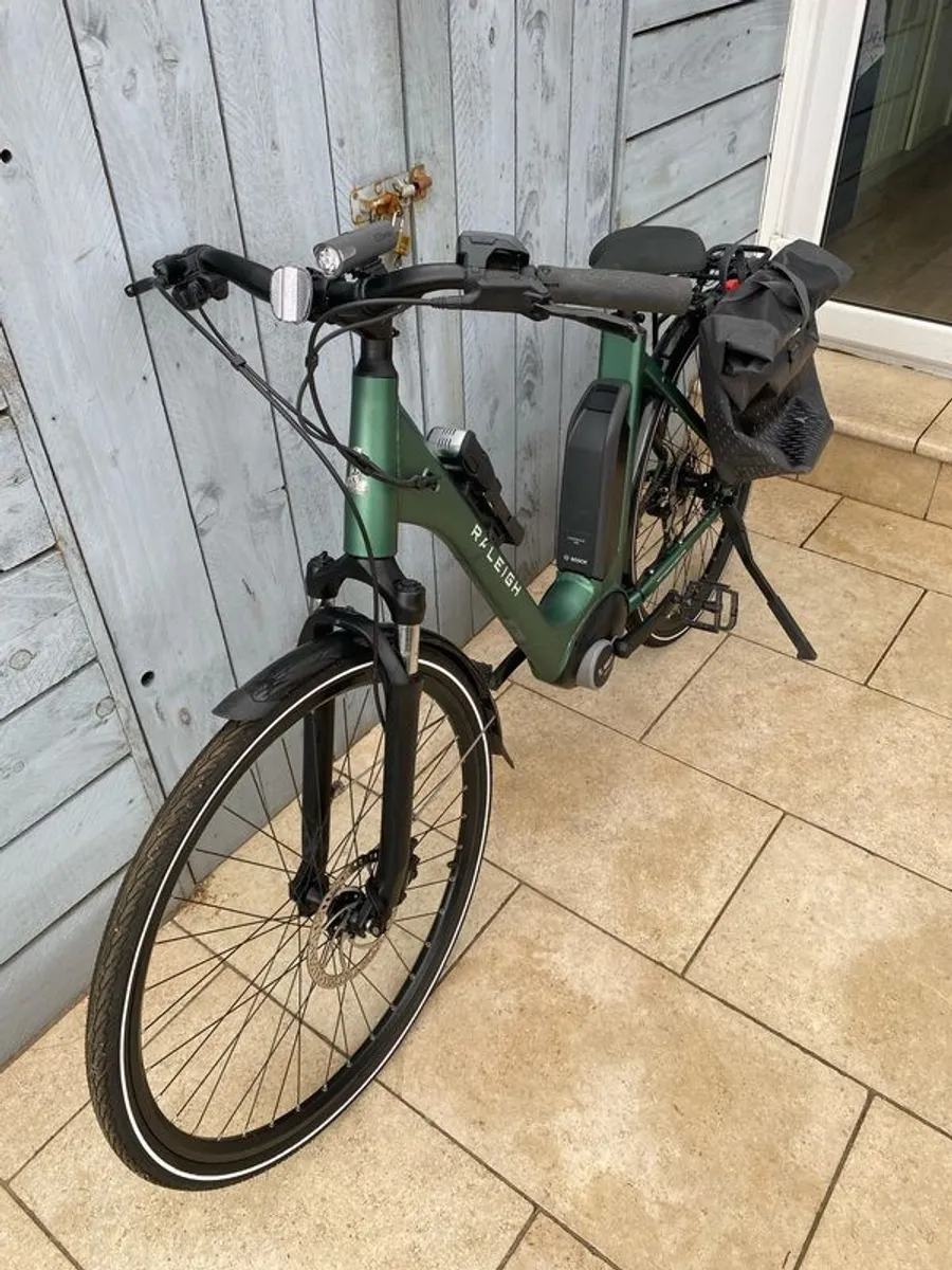 Raleigh Motus Low Step 21.12 E-bike - Image 2