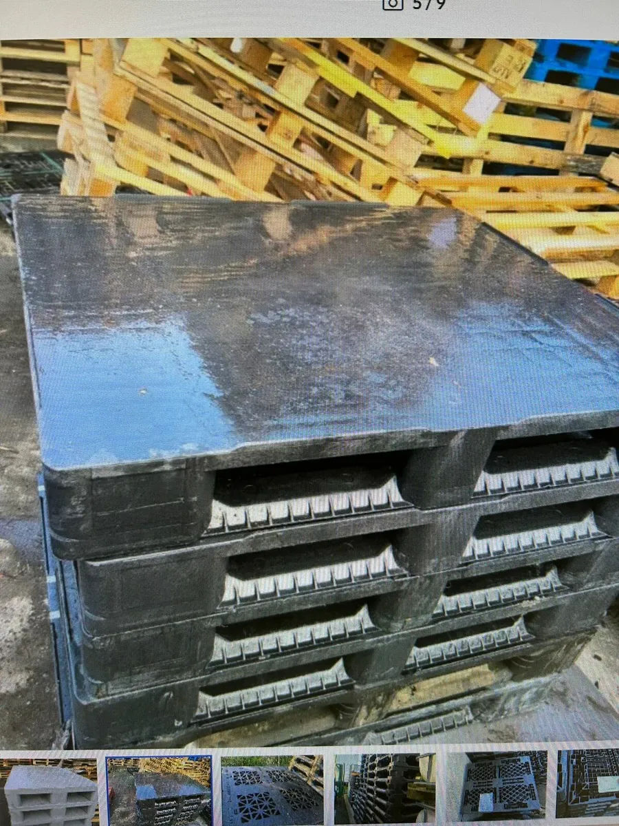 Large amount of plastic pallets - Image 2