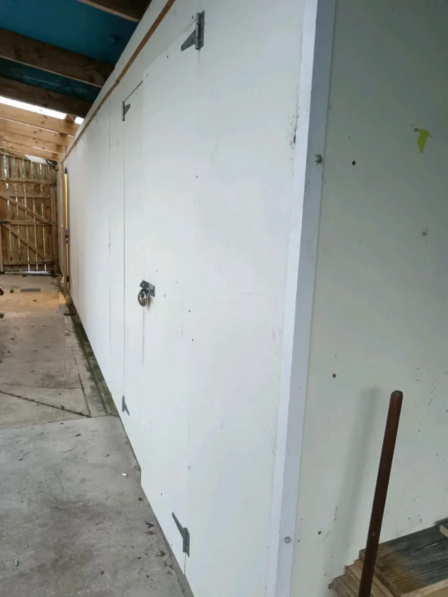 Large Shed 32ft by 5ft 4" - Image 2