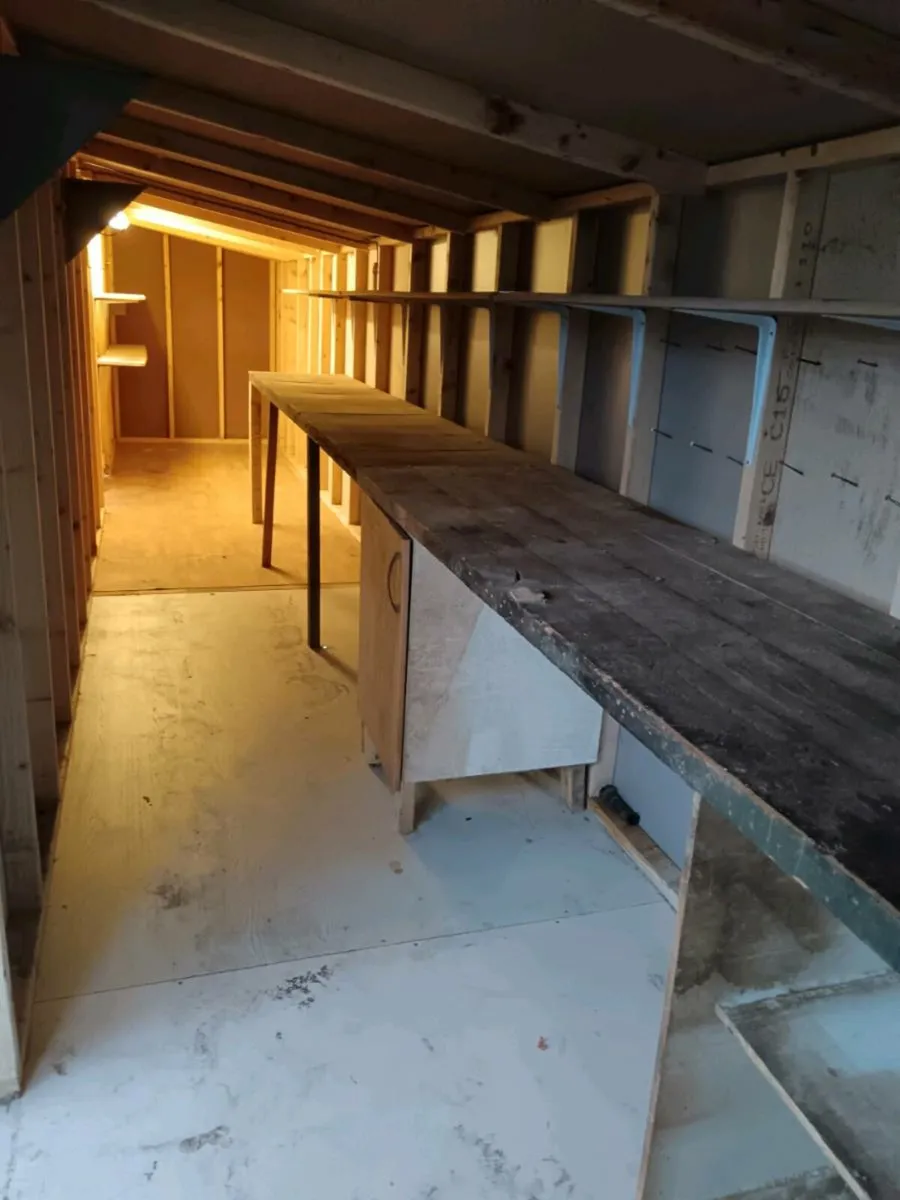 Large Shed 32ft by 5ft 4" - Image 3