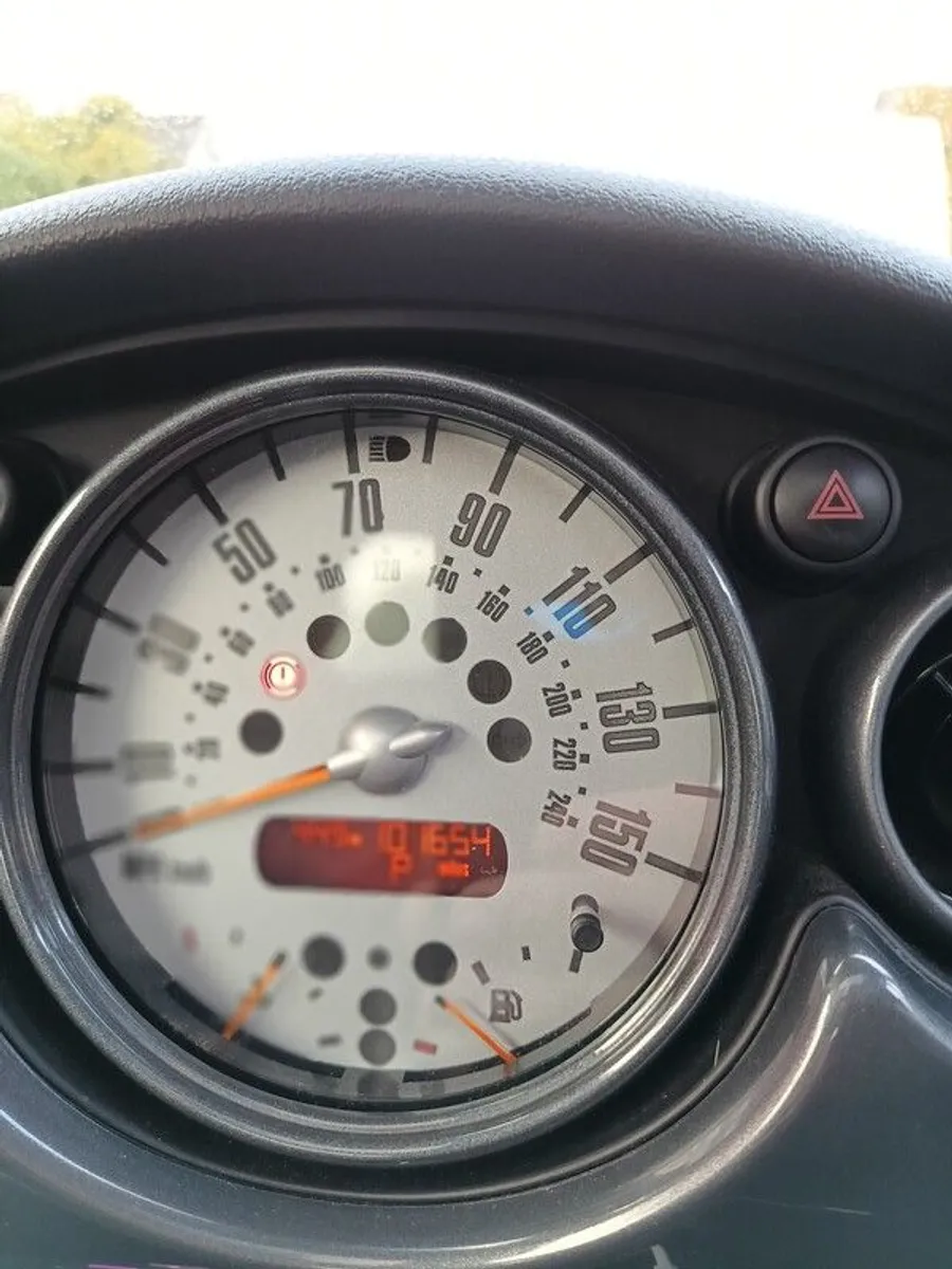 Mini Cooper Automatic - Image 2