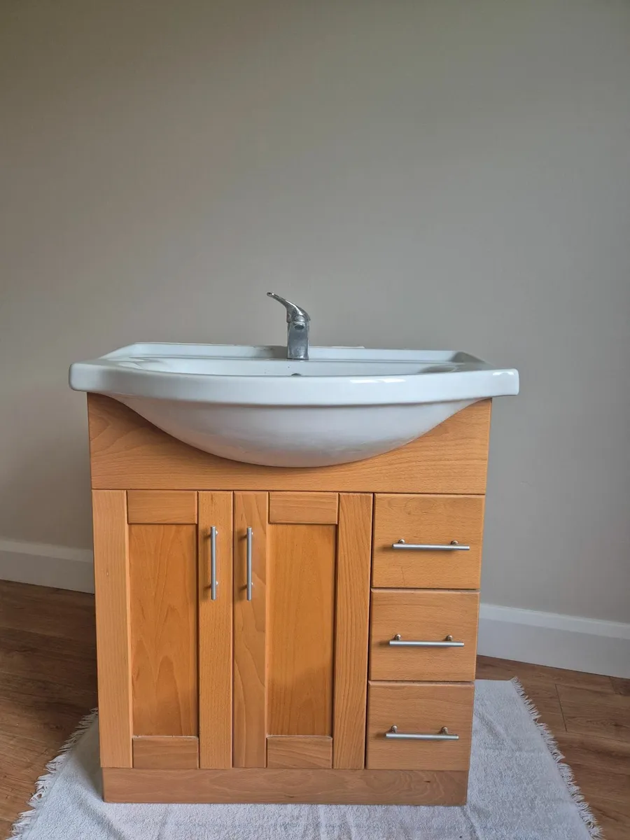 Sink and vanity unit - Image 2