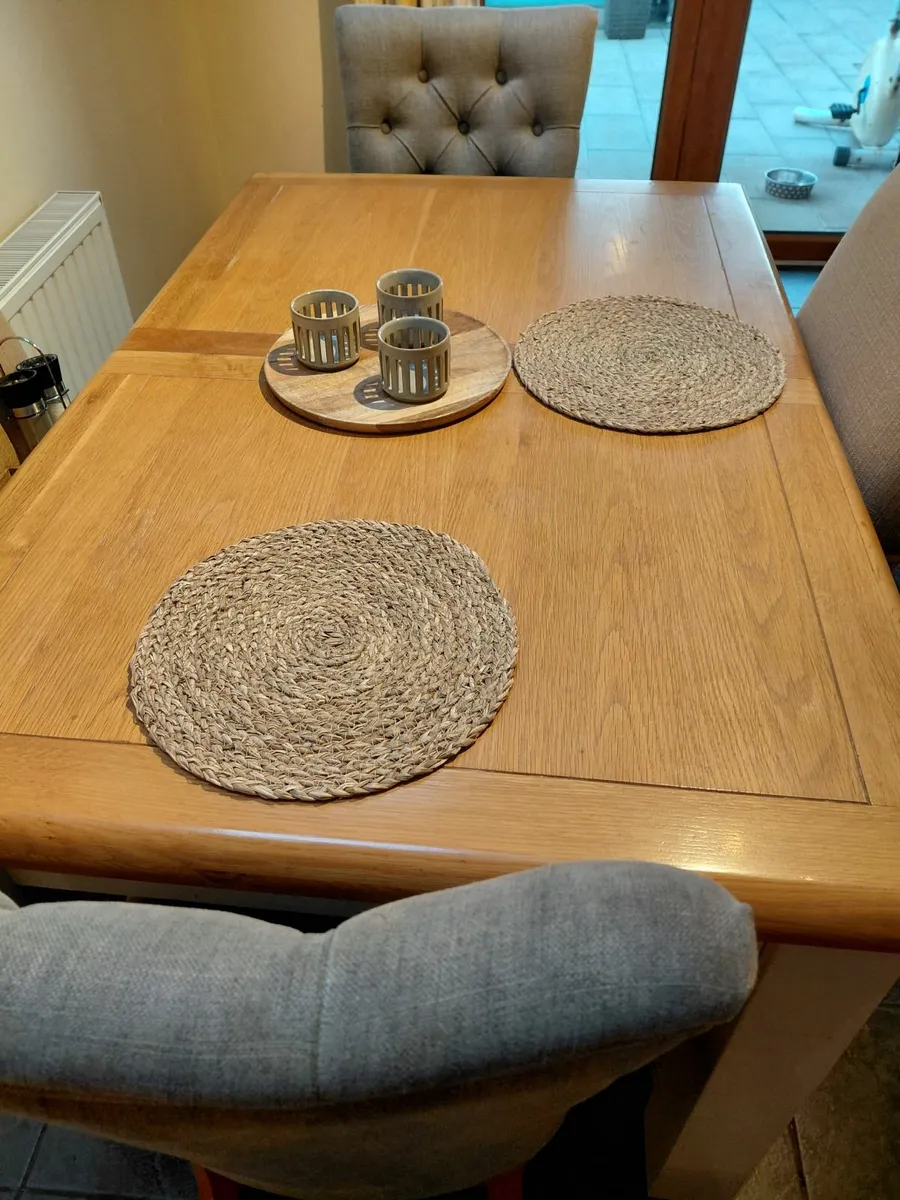 Kitchen table - Image 1