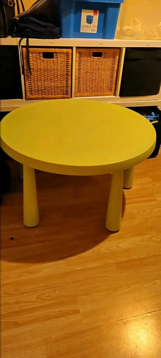Kids table and Tunnel - Image 1