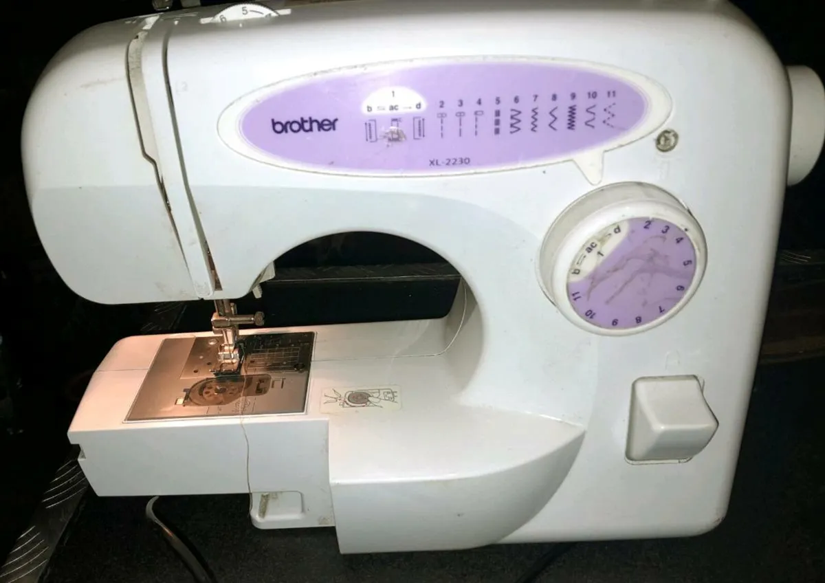 Brother XL2230 sewing machine Japan - Image 1