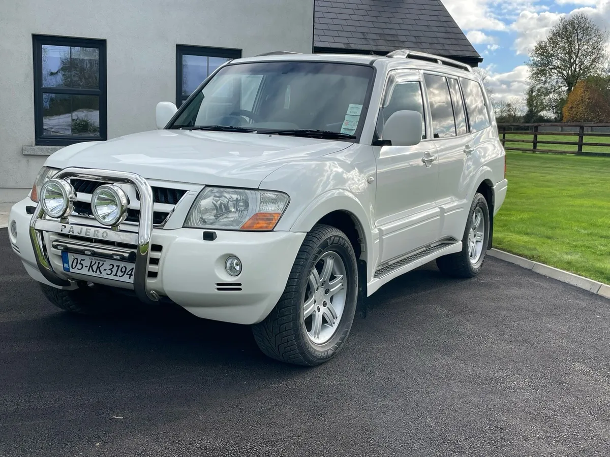 Mitsubishi Pajero - Image 2