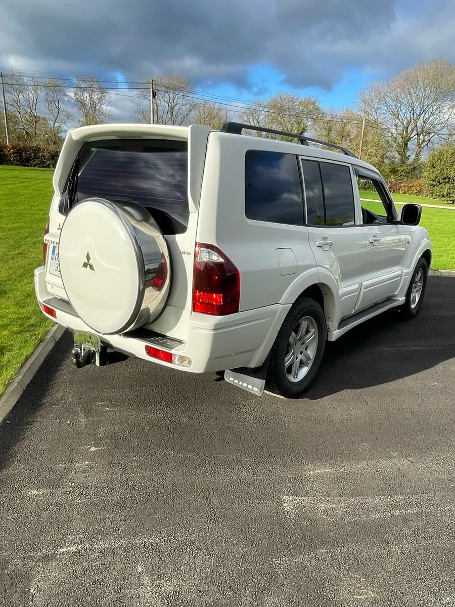Mitsubishi Pajero - Image 4