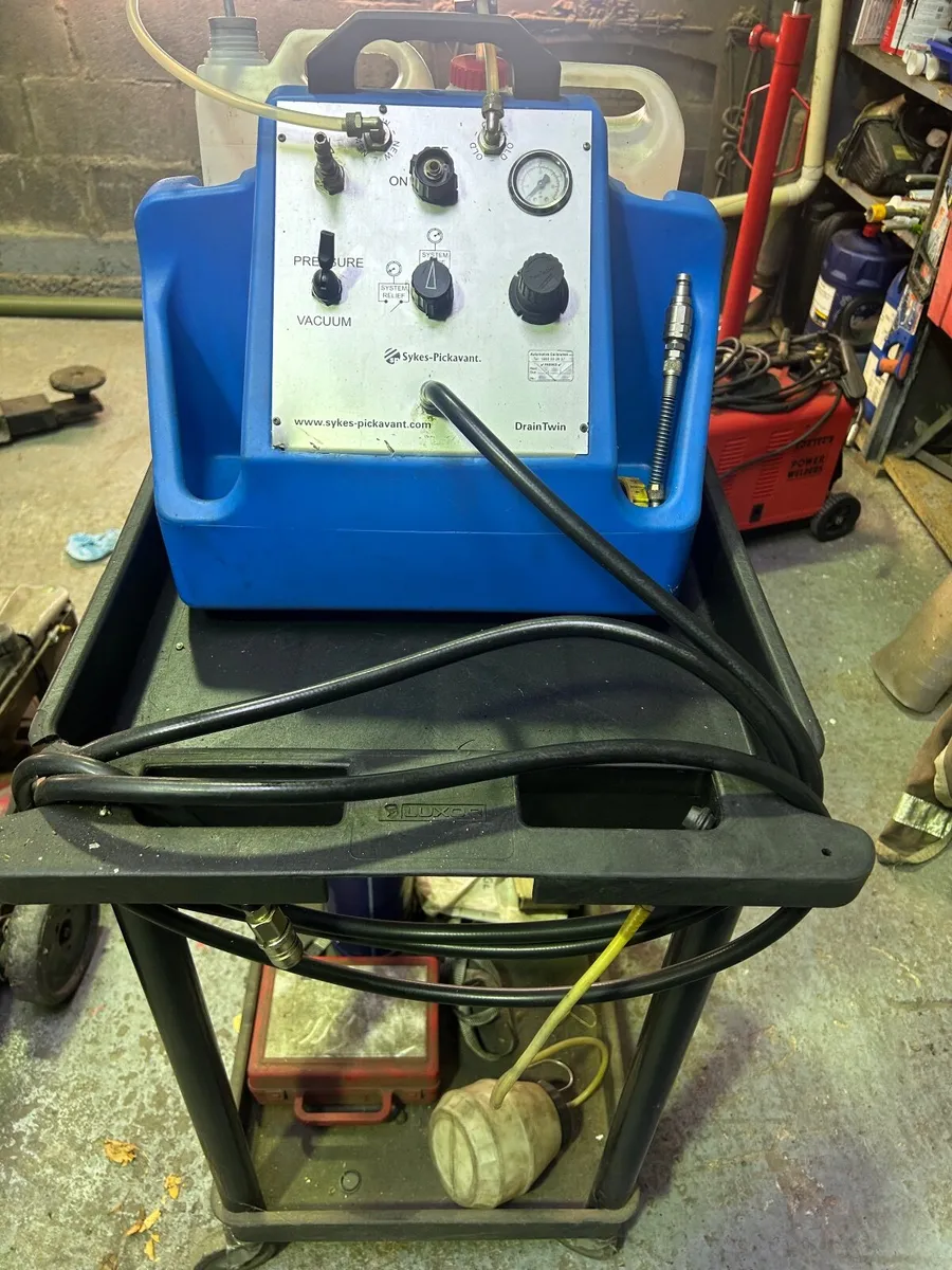 Break fluid changing machine - Image 3