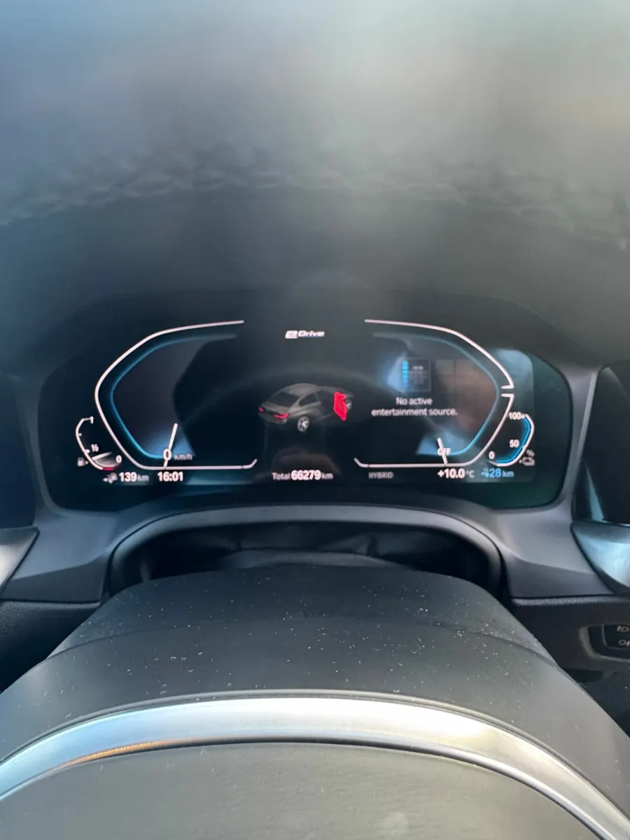 BMW 3-Series 330e M Sport Saloon 2020 - Image 2