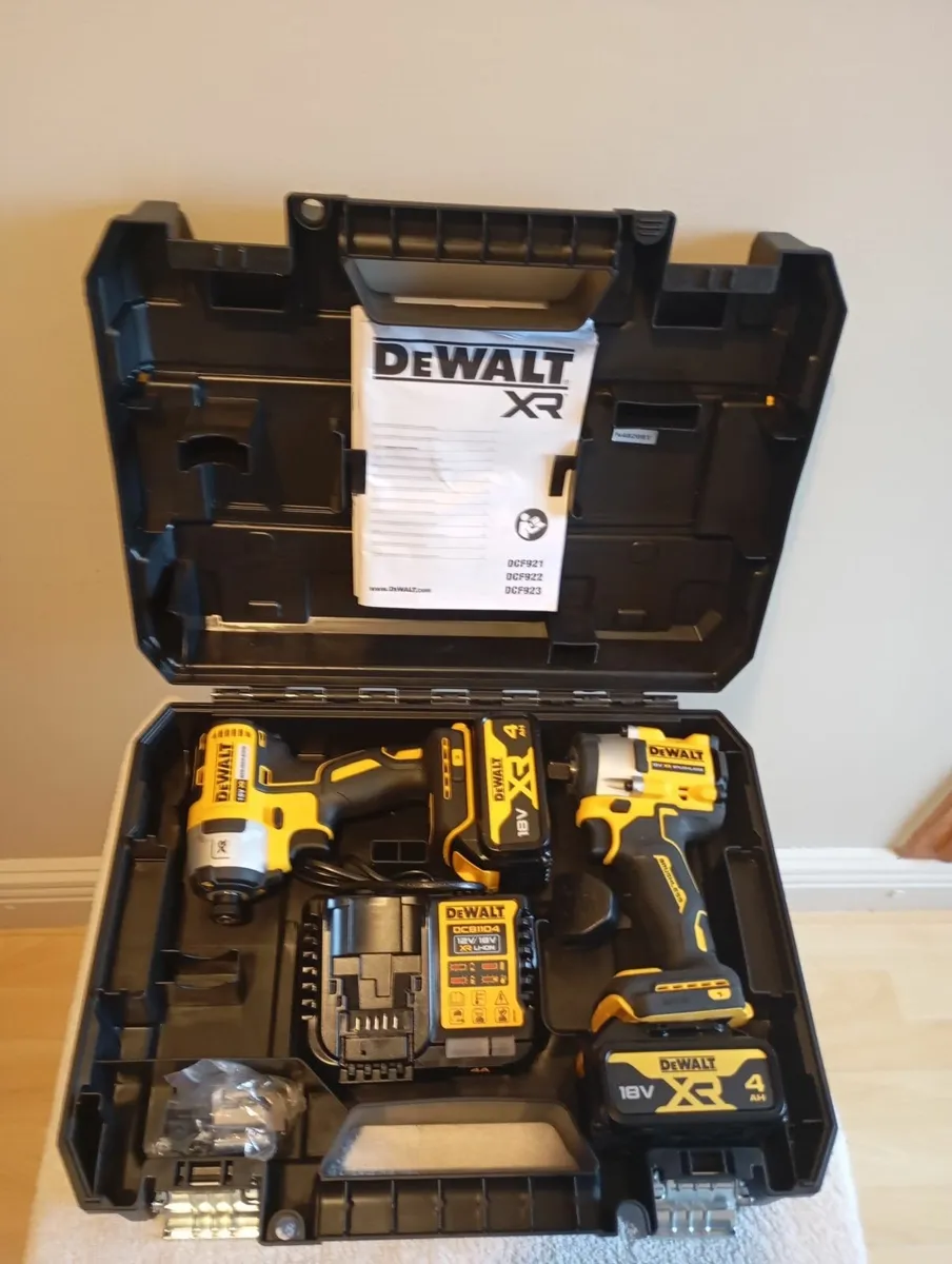 DeWalt Impact Driver/Wrench Set - Image 1