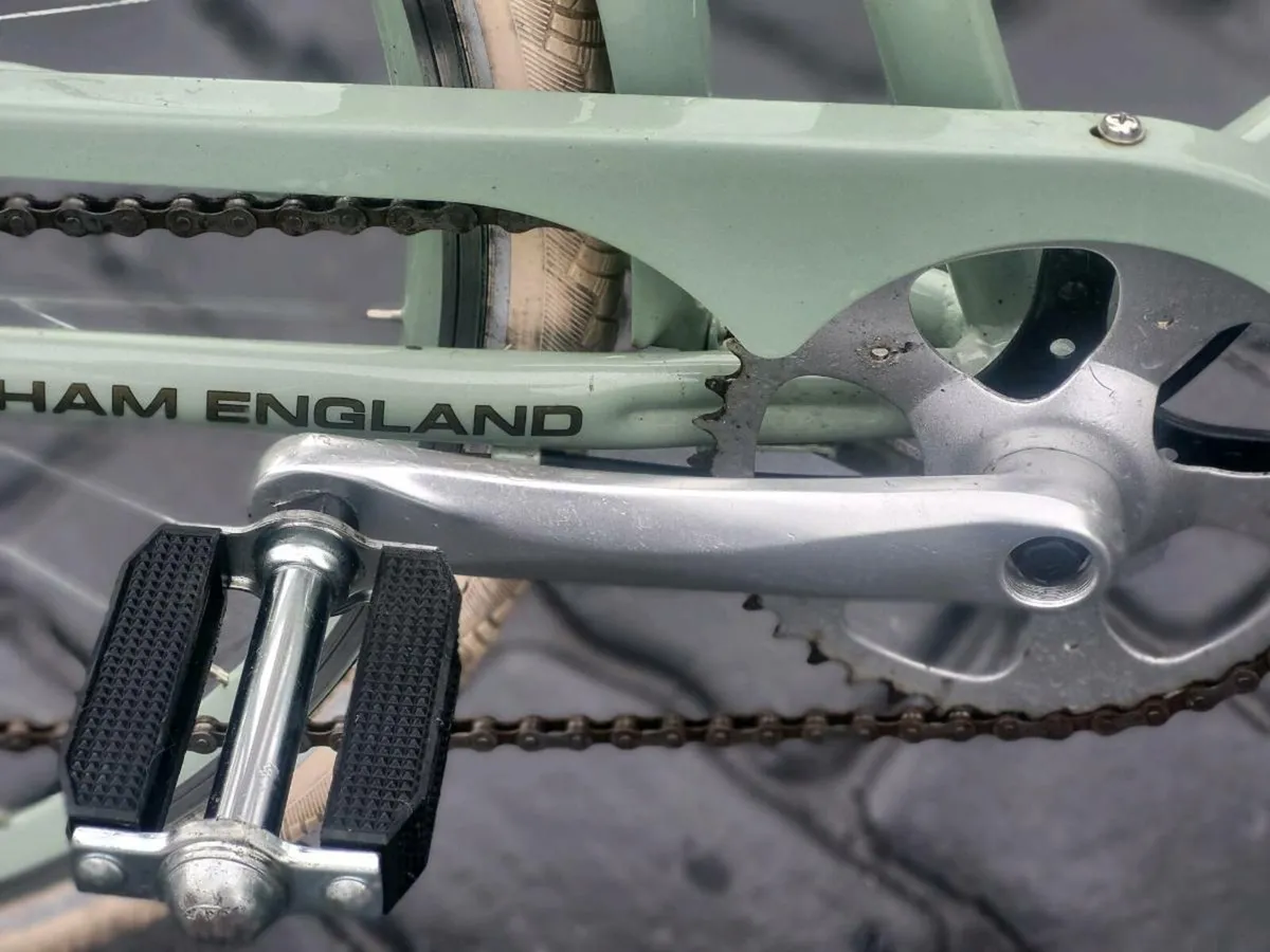 LOVELY LADIES RALEIGH BIKE WITH BASKET. NO OFFERS - Image 4