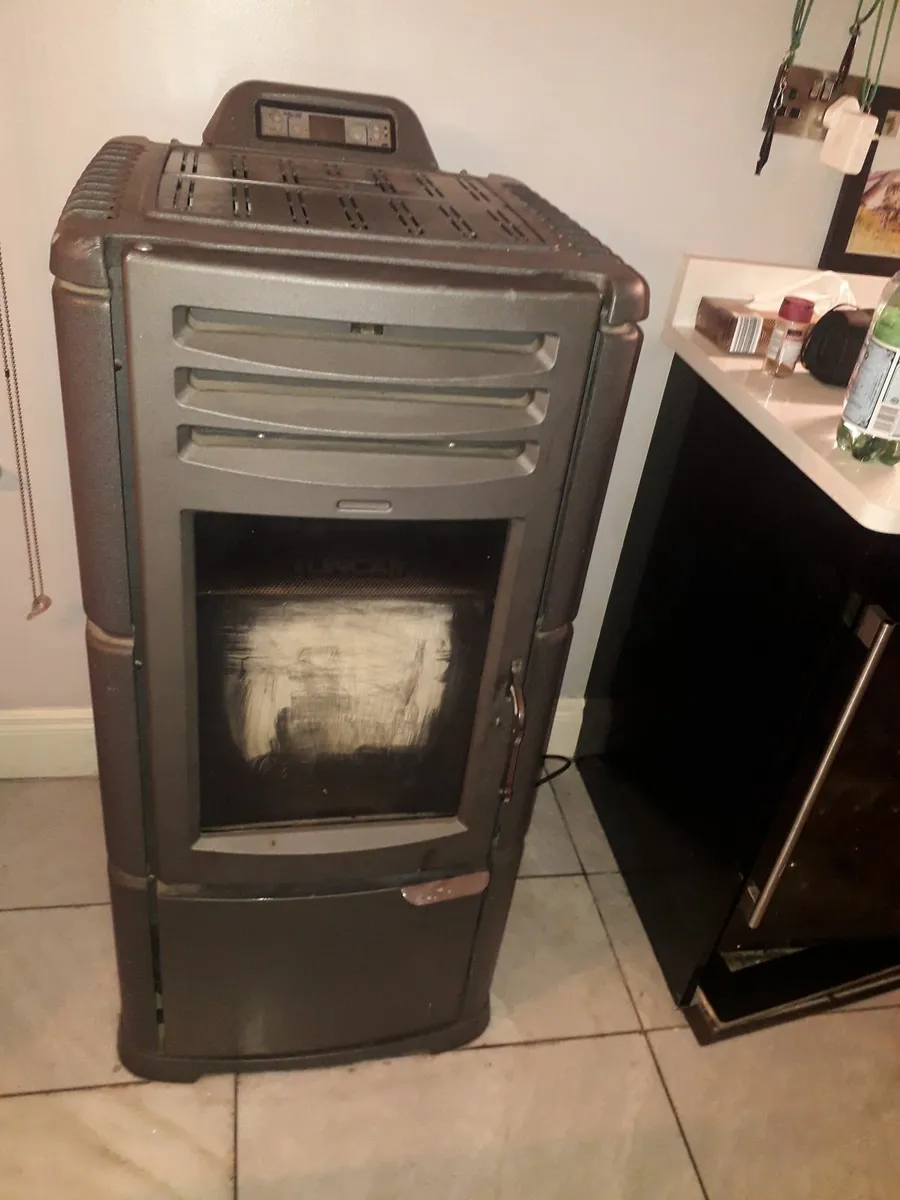Lincar Stella 740 Wood Pellet Stove - Image 1