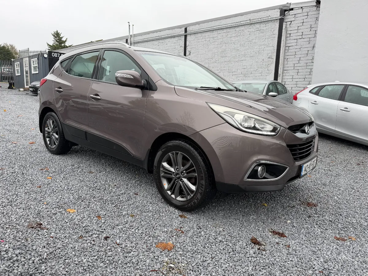 2014 (142) Hyundai IX35 1.7 CRDI Executive 2WD 115 - Image 1