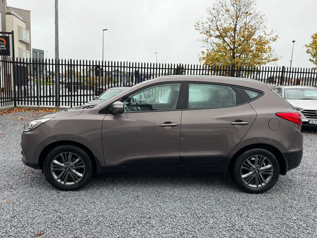 2014 (142) Hyundai IX35 1.7 CRDI Executive 2WD 115 - Image 4
