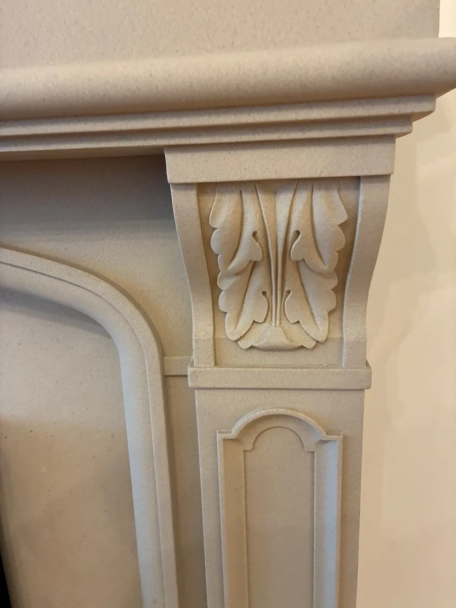 Complete fireplace and fire - Image 2