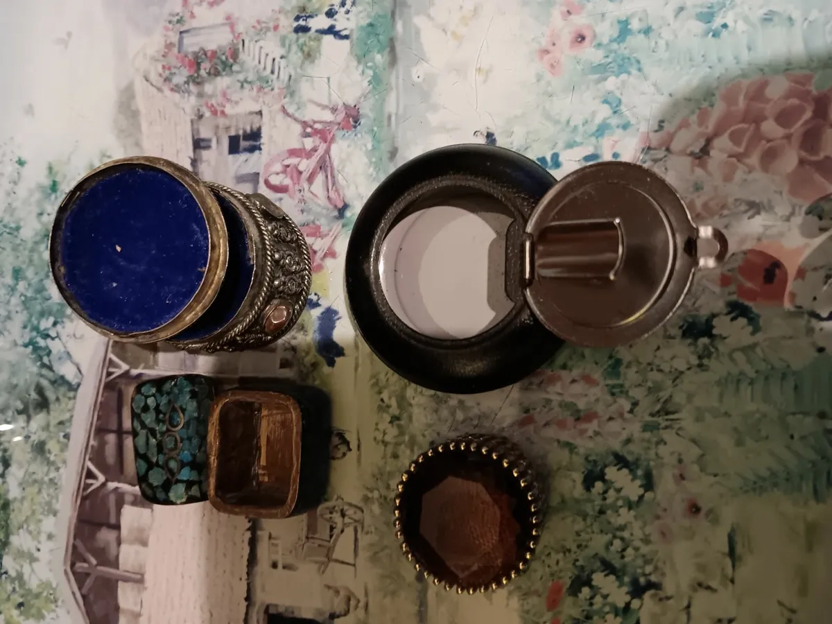 Vintage pill boxs - Image 2