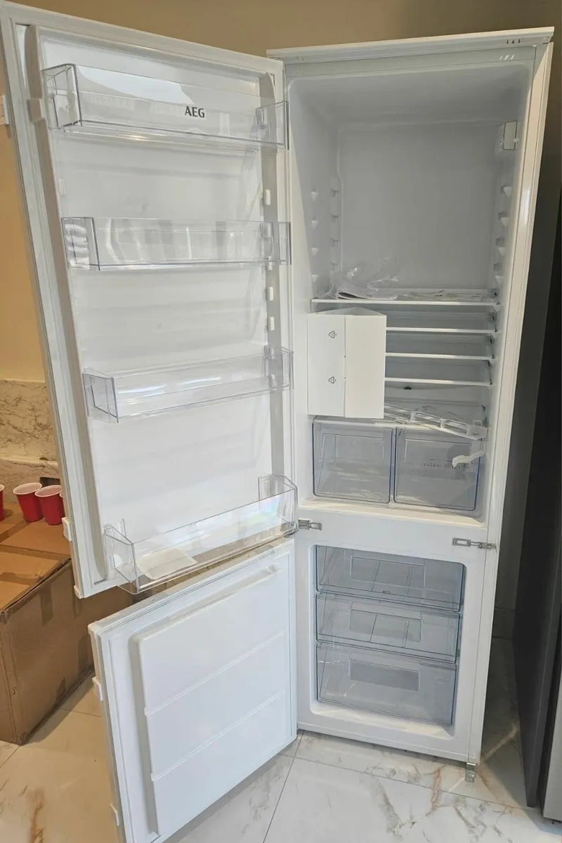 Refrigerator - Image 2