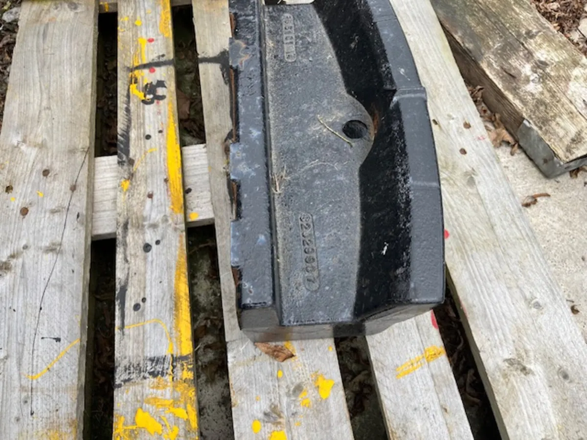 Weight Carrier suit New Holland 6030 6050.. - Image 3