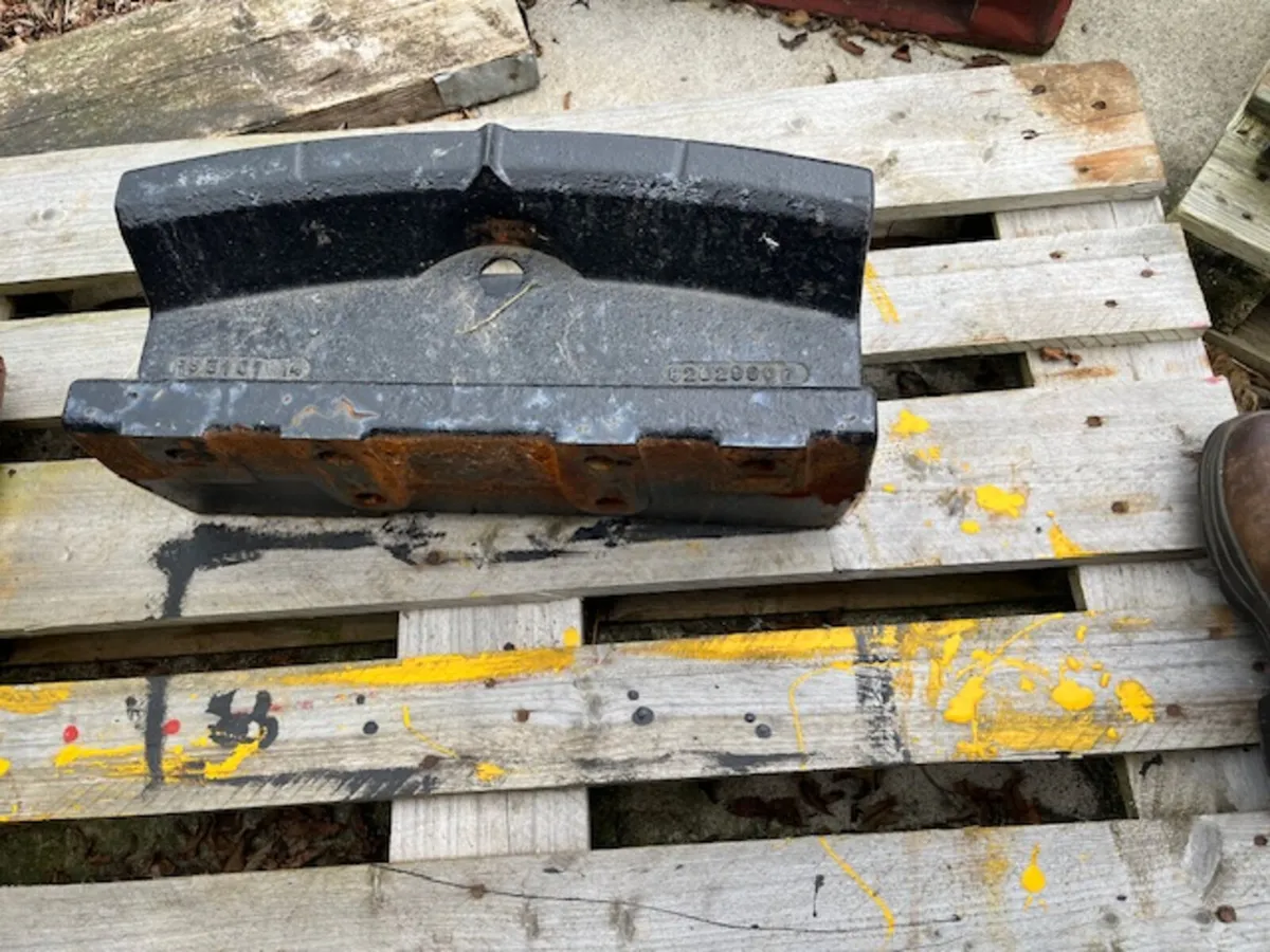 Weight Carrier suit New Holland 6030 6050.. - Image 2