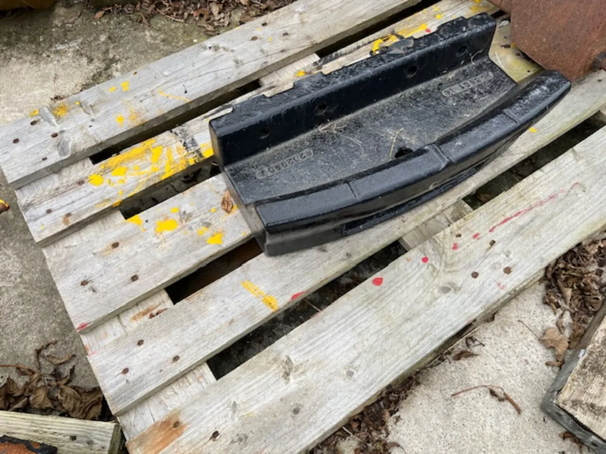 Weight Carrier suit New Holland 6030 6050.. - Image 1
