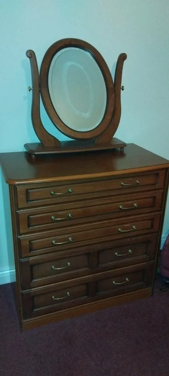 Rossmore style bedroom furniture - Image 1