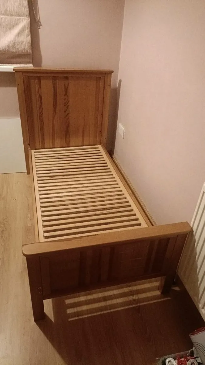 Cot bed - Image 1