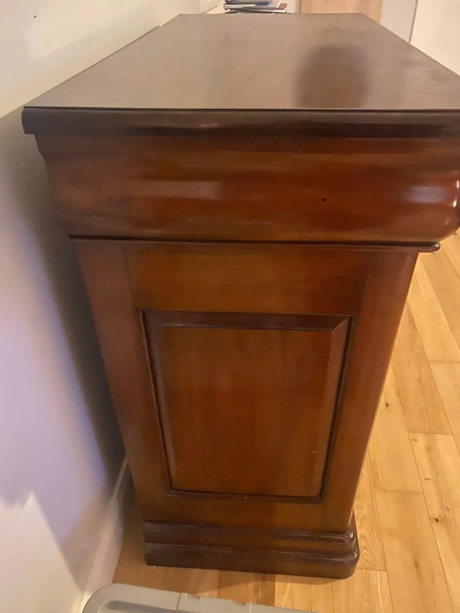 Bedroom furniture - Image 2