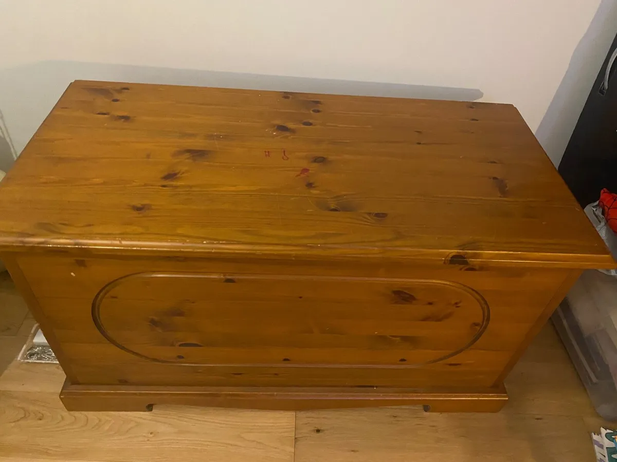 Bedroom furniture - Image 4