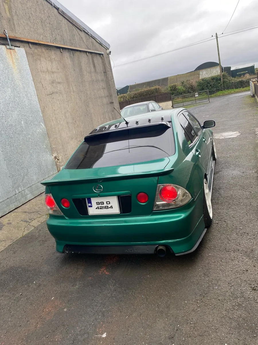 Lexus is200 - Image 3