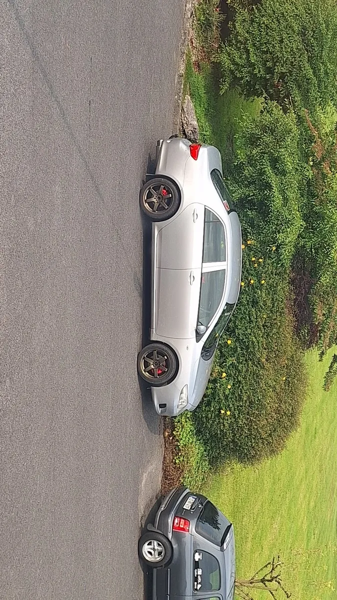 Toyota corolla saloon - Image 2