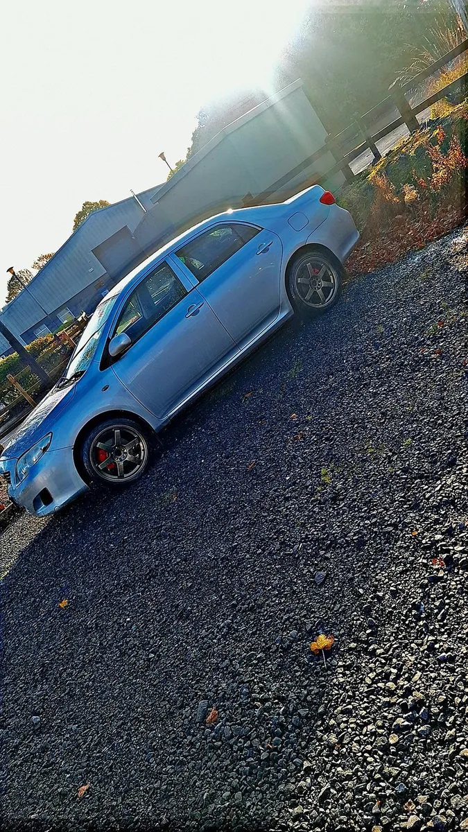 Toyota corolla saloon - Image 4