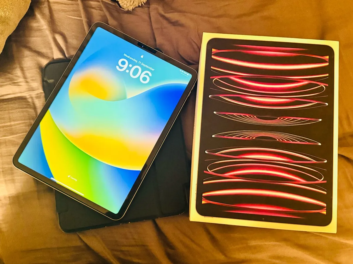 Ipad pro M2 11inch 2022 - Image 2