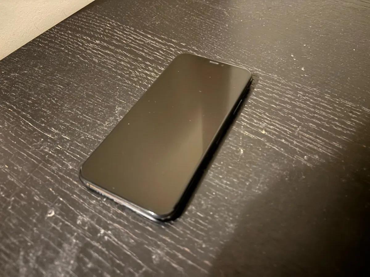 iPhone XS 64GB unlocked - Image 2
