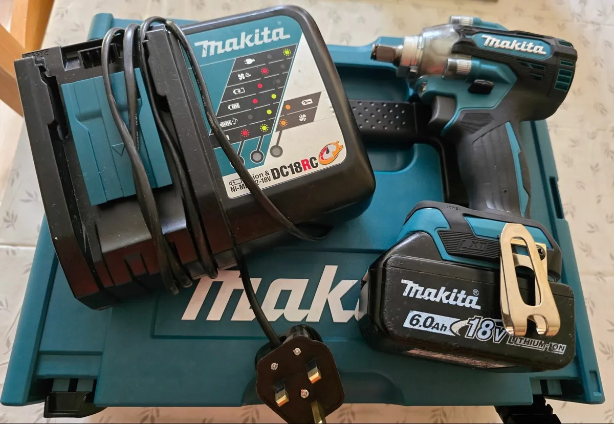 Makita Impact Wrench kit - Image 1