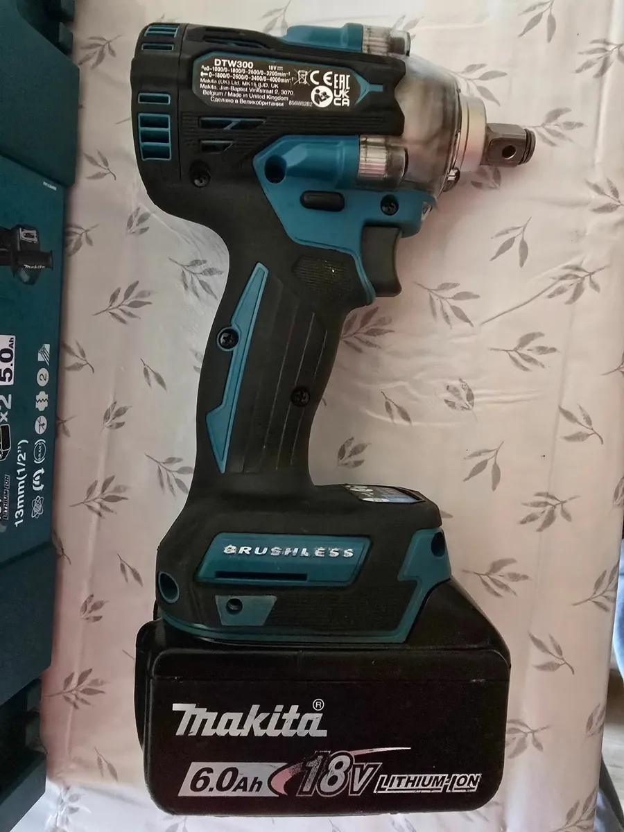 Makita Impact Wrench kit - Image 4