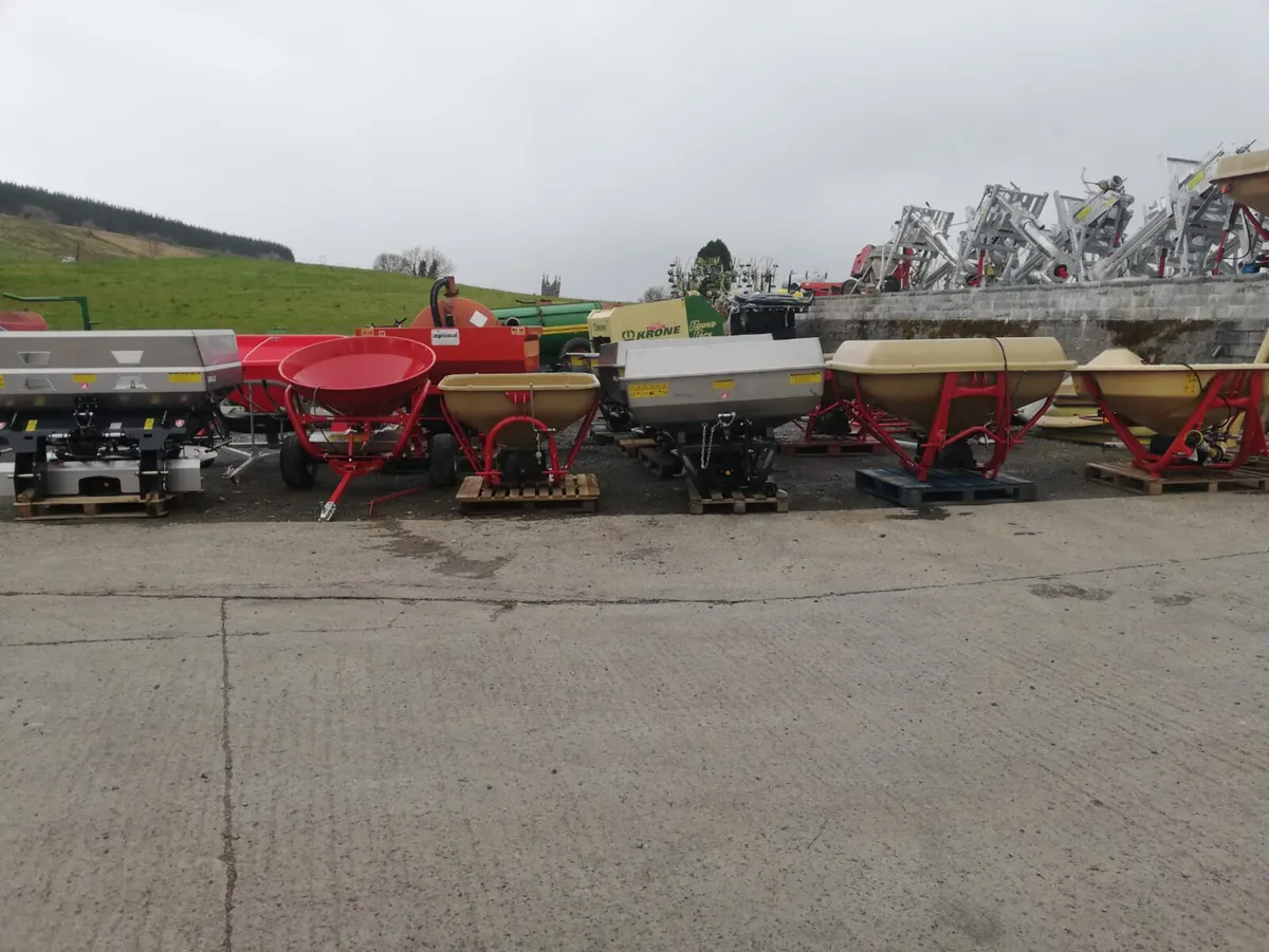 Vicon, Cavallo, Cosmo & BMC Fertiliser spreaders - Image 4