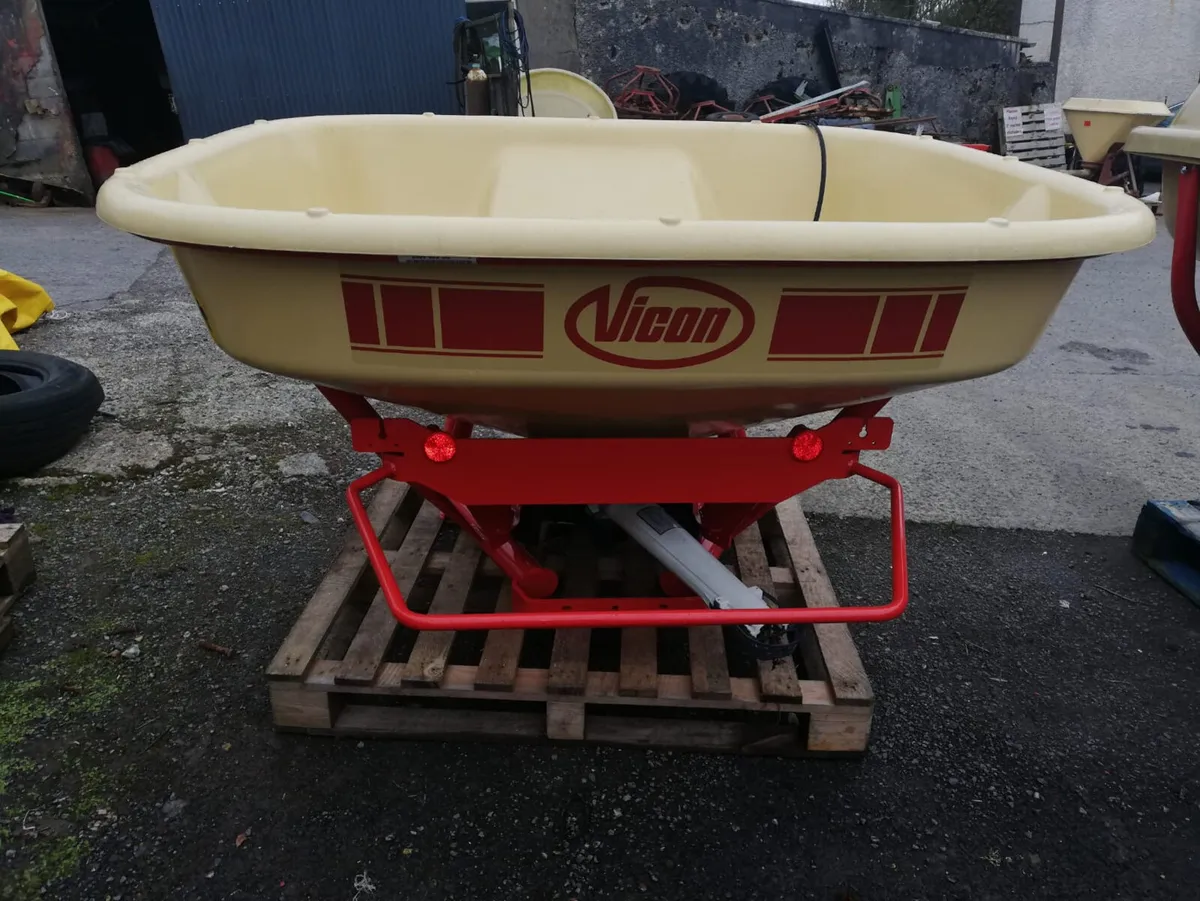 Vicon, Cavallo, Cosmo & BMC Fertiliser spreaders - Image 3