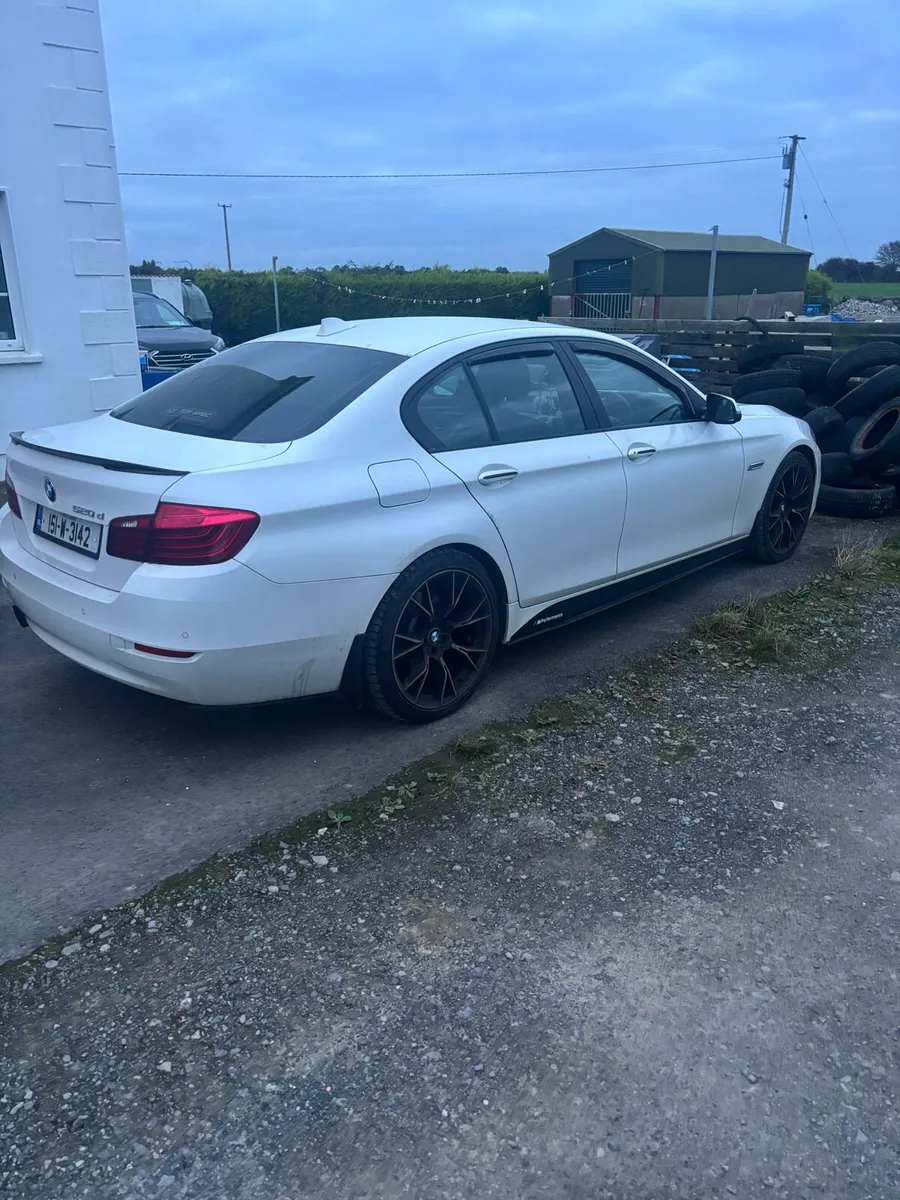 BMW520d - Image 1