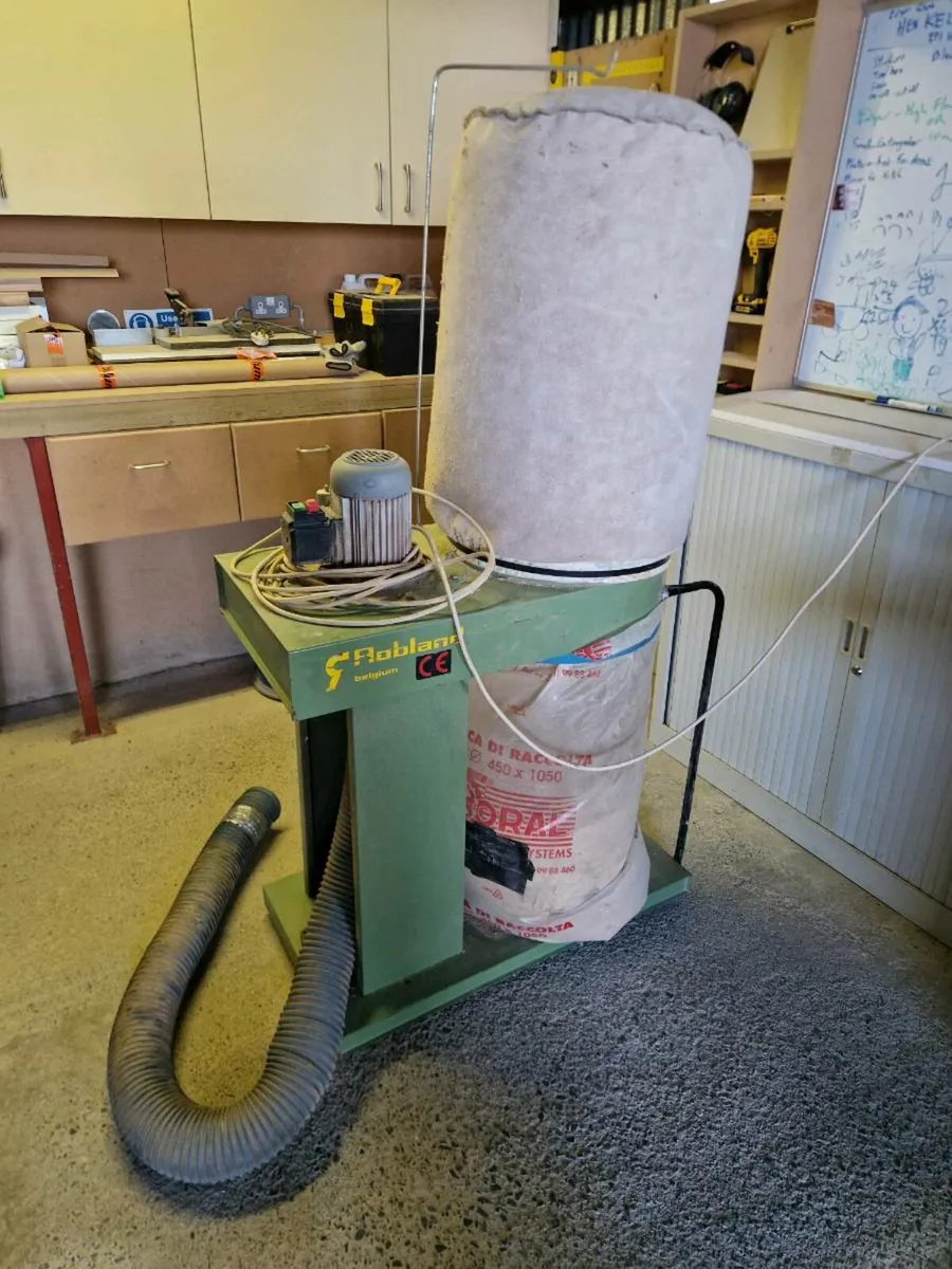 Dust extractor - Image 1