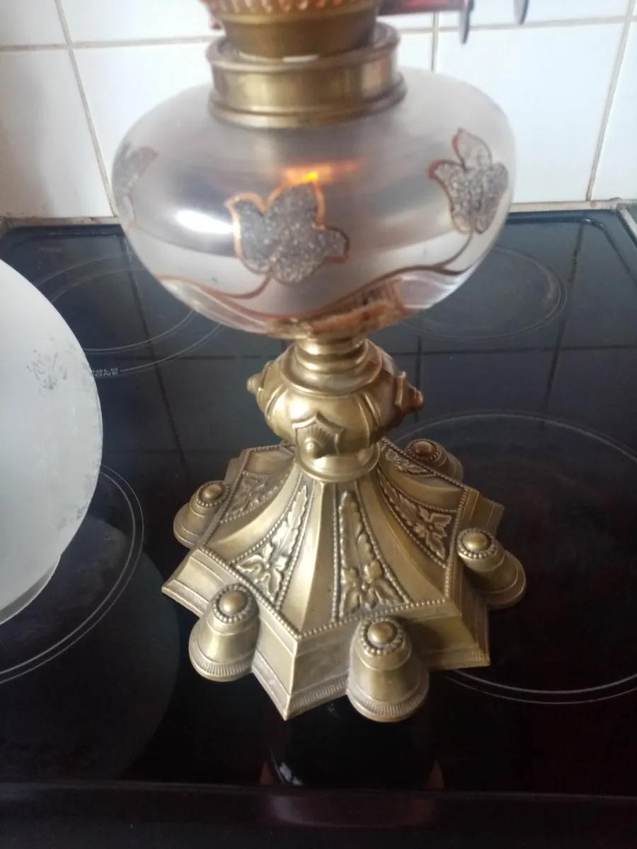 Victorian Oil Lamp - Image 3