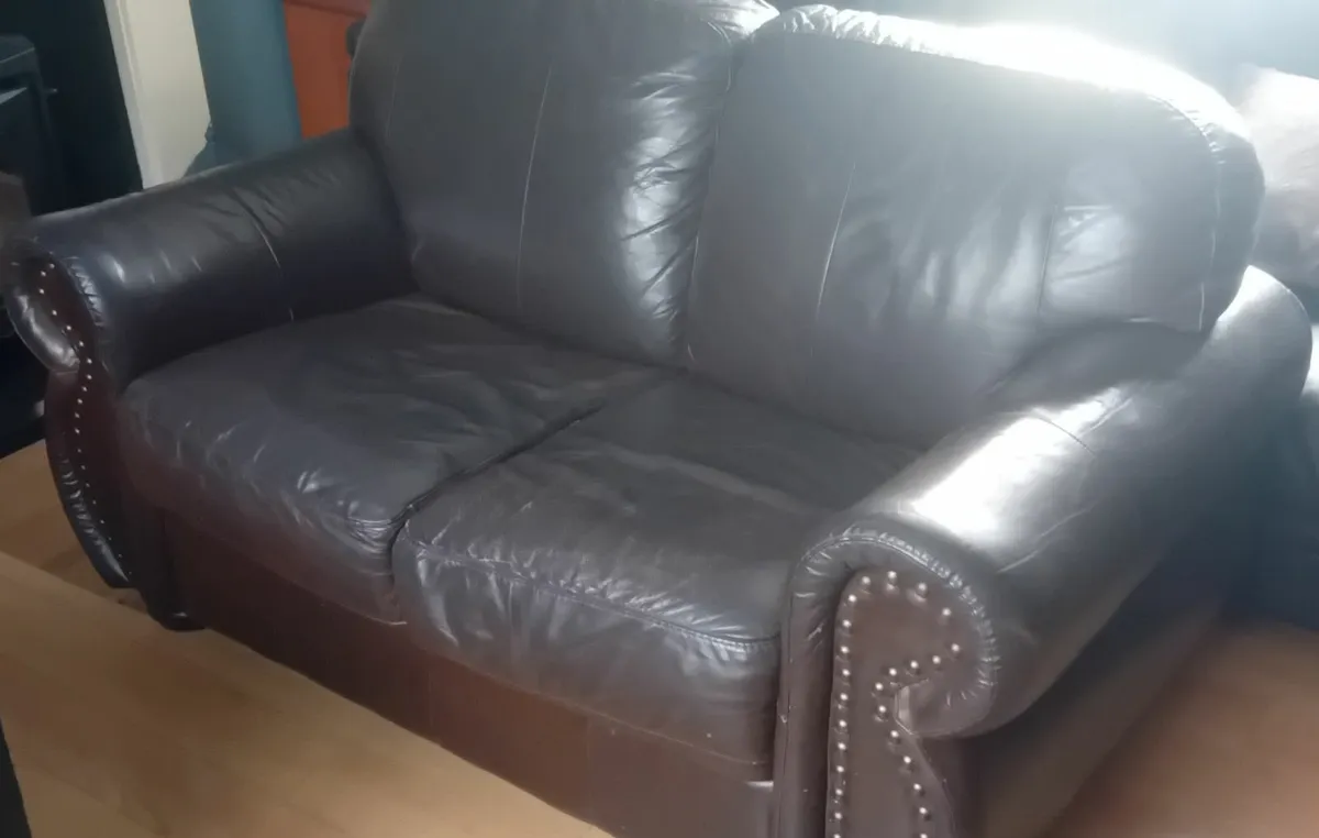 Couch - Image 2