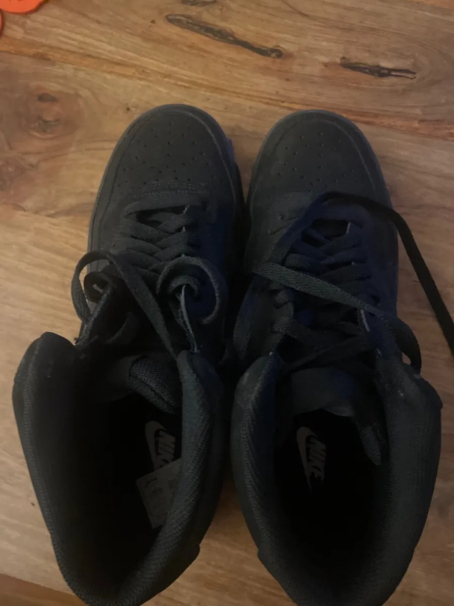 Nike runners - Image 1