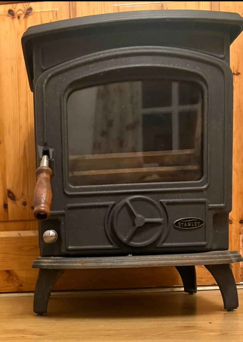 Stanley Stove - Image 1