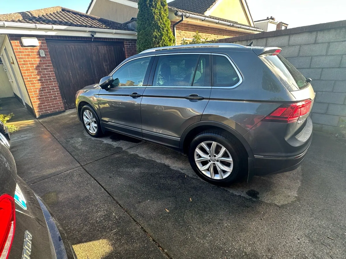 2017 VW TIGUAN 4WD HIGHLINE - Image 4
