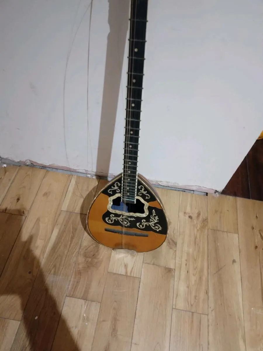 Old bouzouki - Image 1