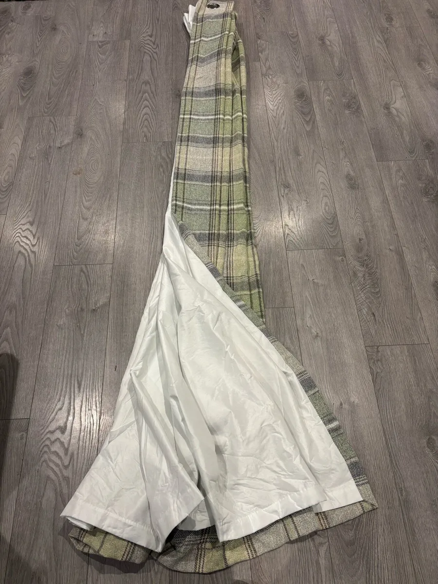 Curtain