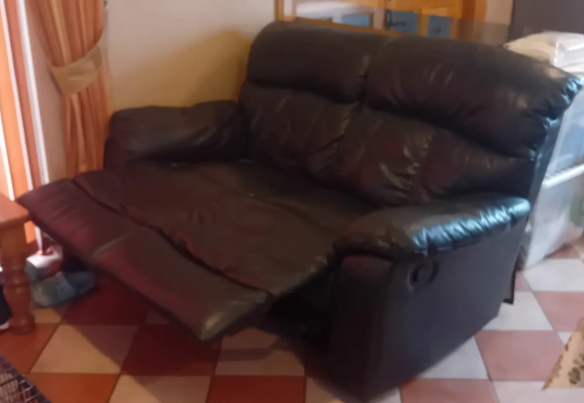 Couch - Image 2