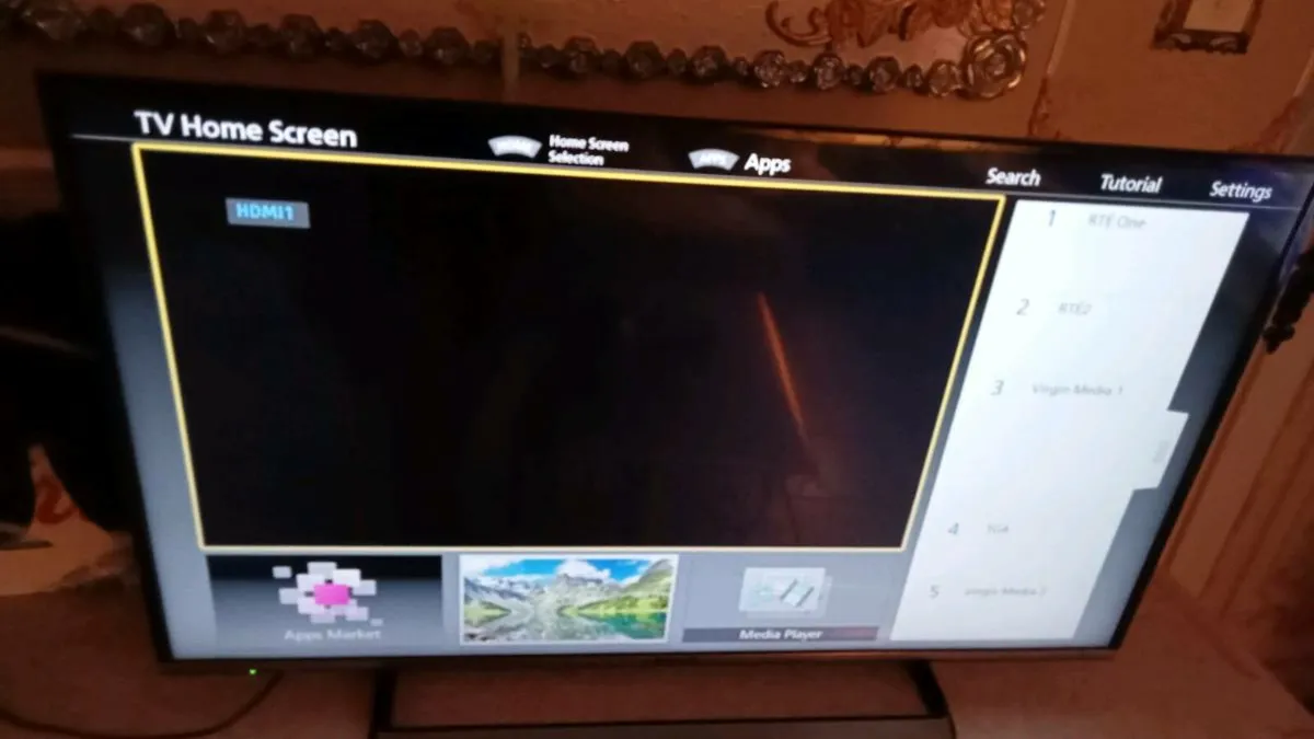 Smart TV Panasonic - Image 2